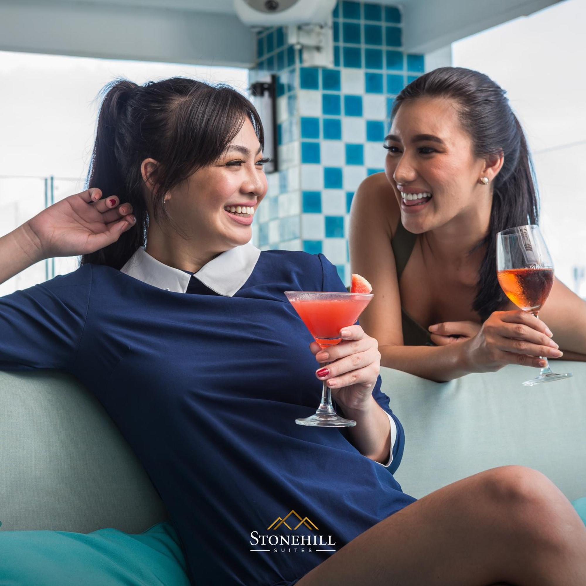 Stonehill Suites Bacolod Esterno foto