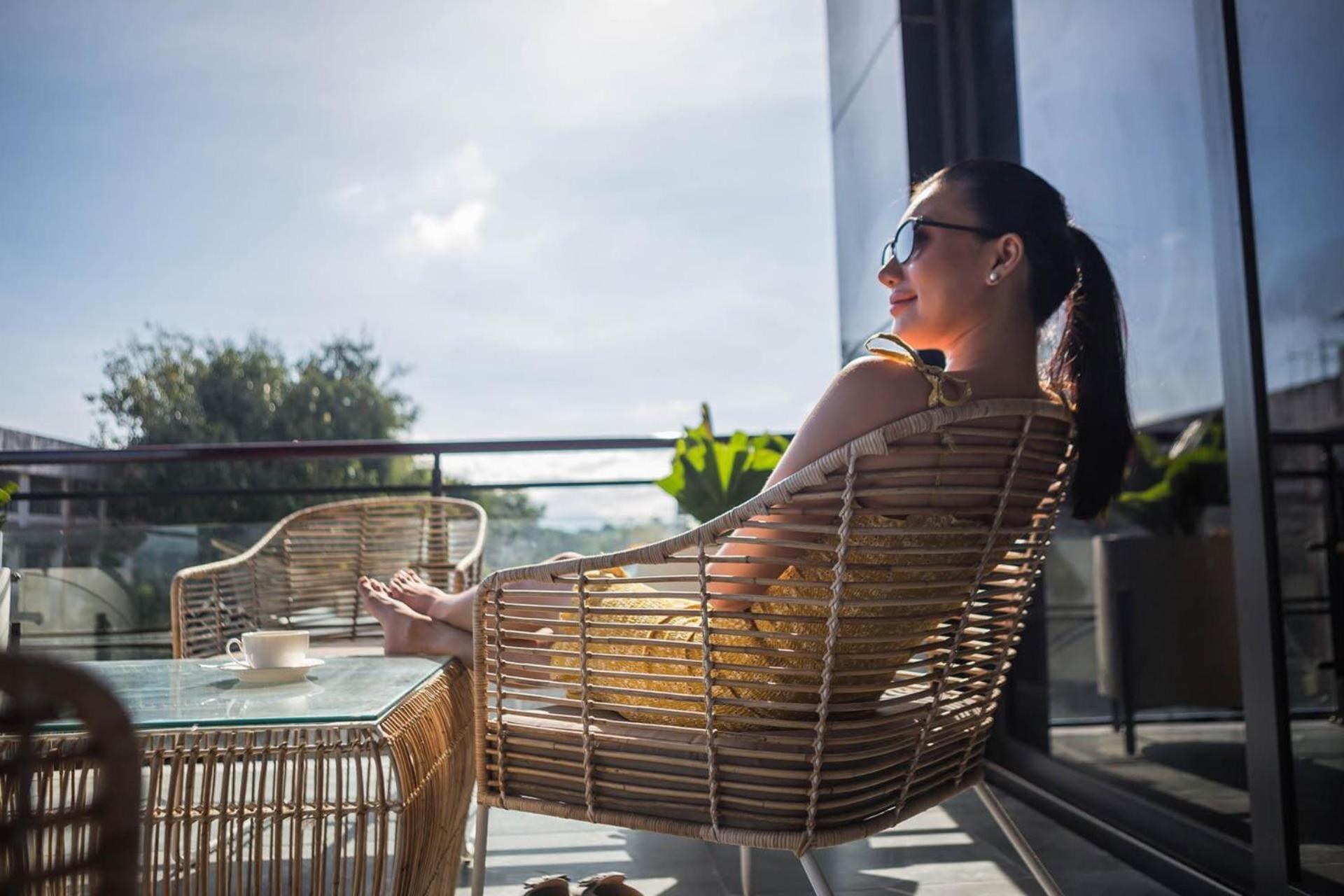 Stonehill Suites Bacolod Esterno foto