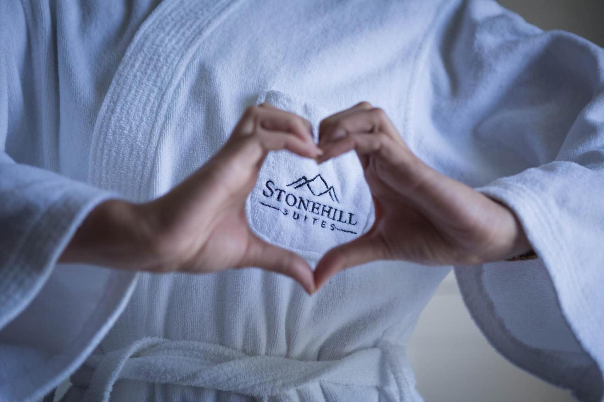 Stonehill Suites Bacolod Esterno foto