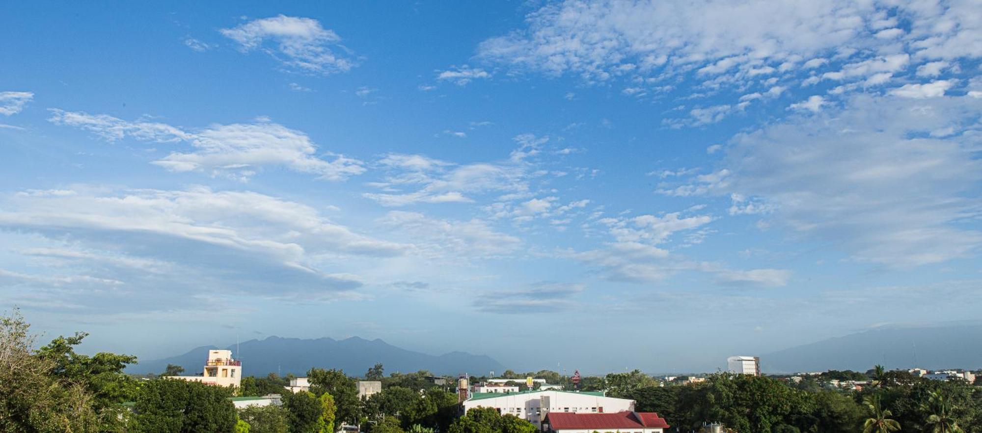 Stonehill Suites Bacolod Esterno foto