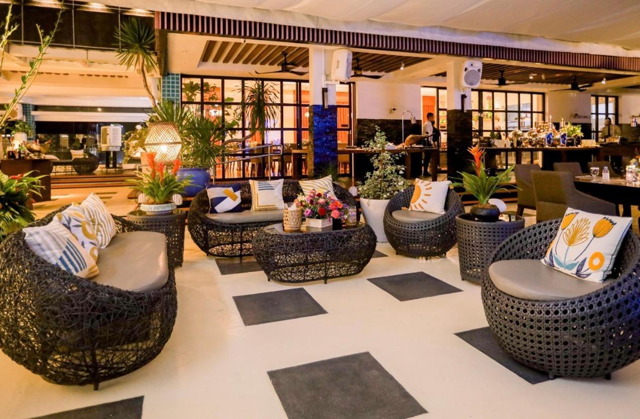 Stonehill Suites Bacolod Esterno foto